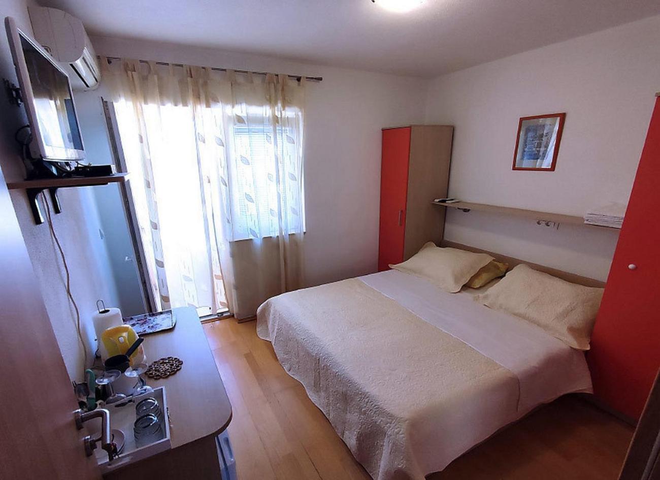 Apartments And Rooms By The Sea Tucepi, Makarska - 6058 מראה חיצוני תמונה