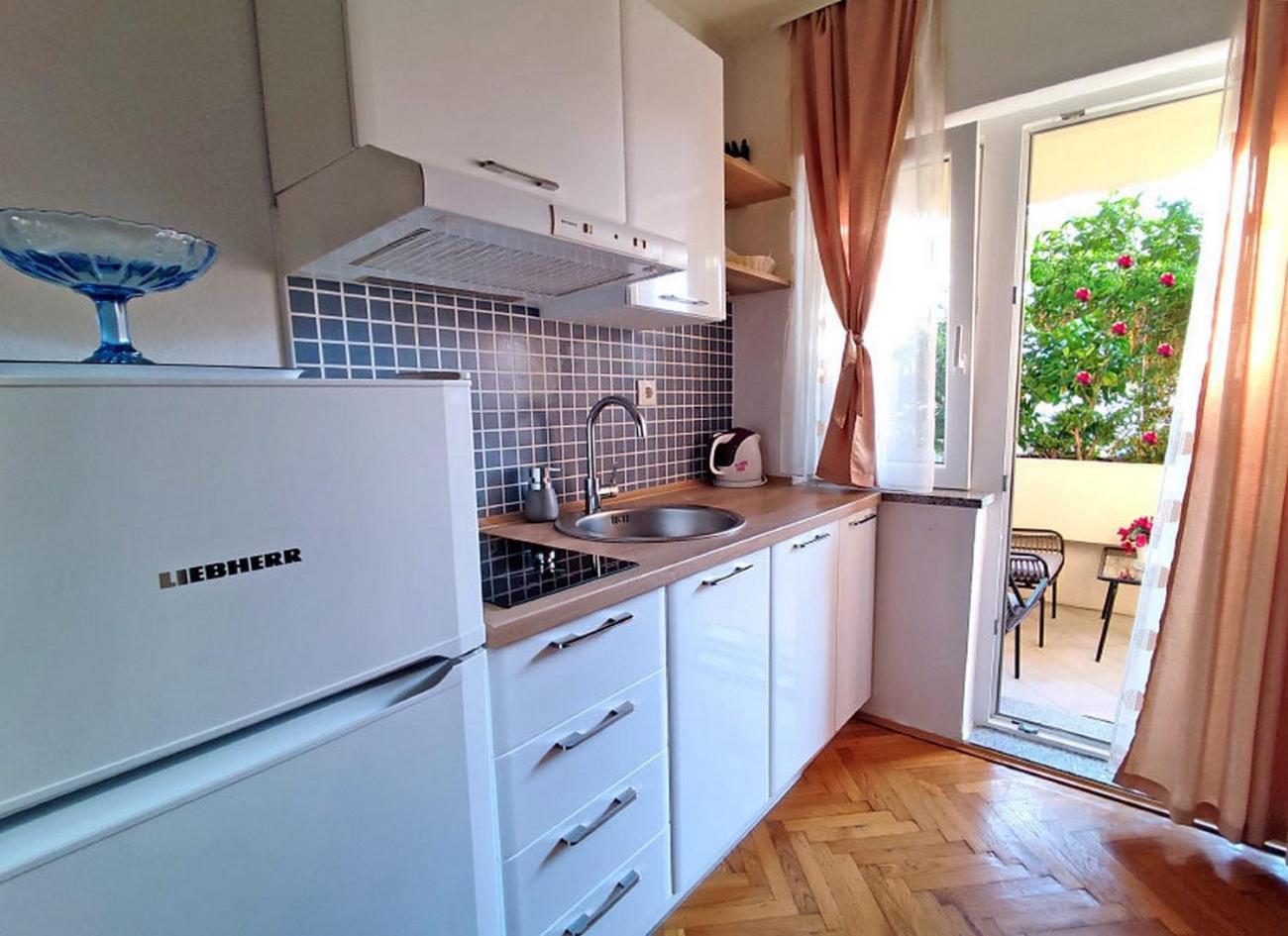Apartments And Rooms By The Sea Tucepi, Makarska - 6058 מראה חיצוני תמונה
